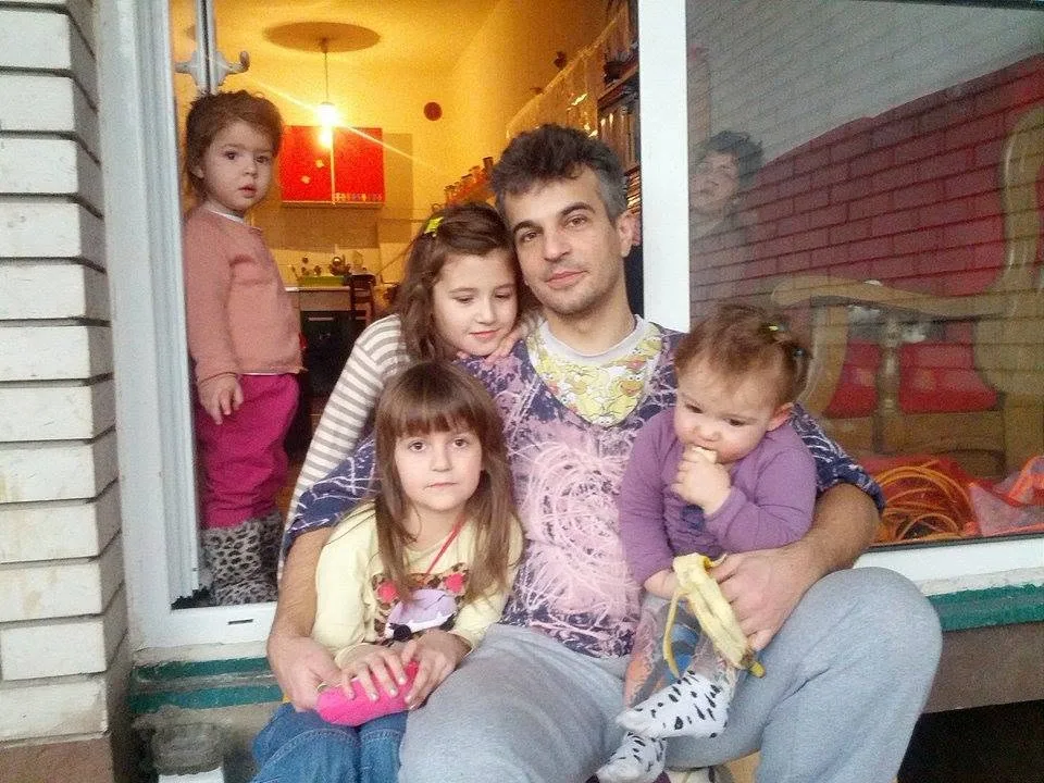 Doktor Mačak tokom snimanja dečjih pesama, 2016.
